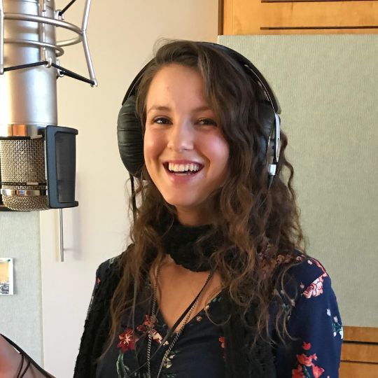 Maddy-singing-lessons-offers-page-sing-to-thrive